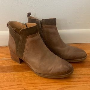 Kork-Ease Mindo Leather Chelsea Booties - Tan